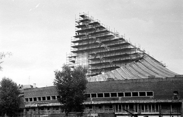 Рисунок 5. Строительство ТЮЗа. Фото 1978 г. Figure 5. Construction of the Youth theater. Photo from 1978