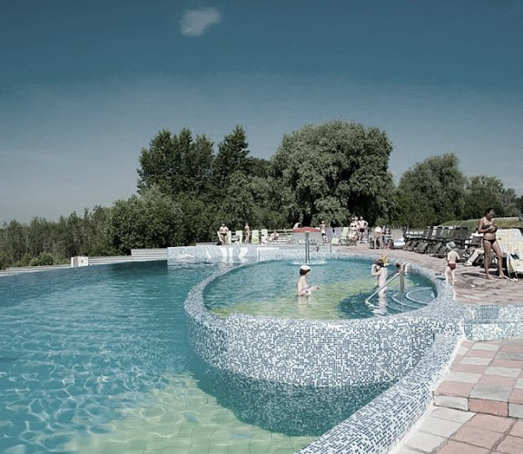 Рисунок 4. Заельцовский пляжный комплекс. Фото автора Figure 4. Zaeltsovsky beach complex. Photo by the author